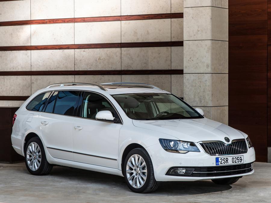  Skoda Superb Combi 2013 года  (фото 12 из 21)